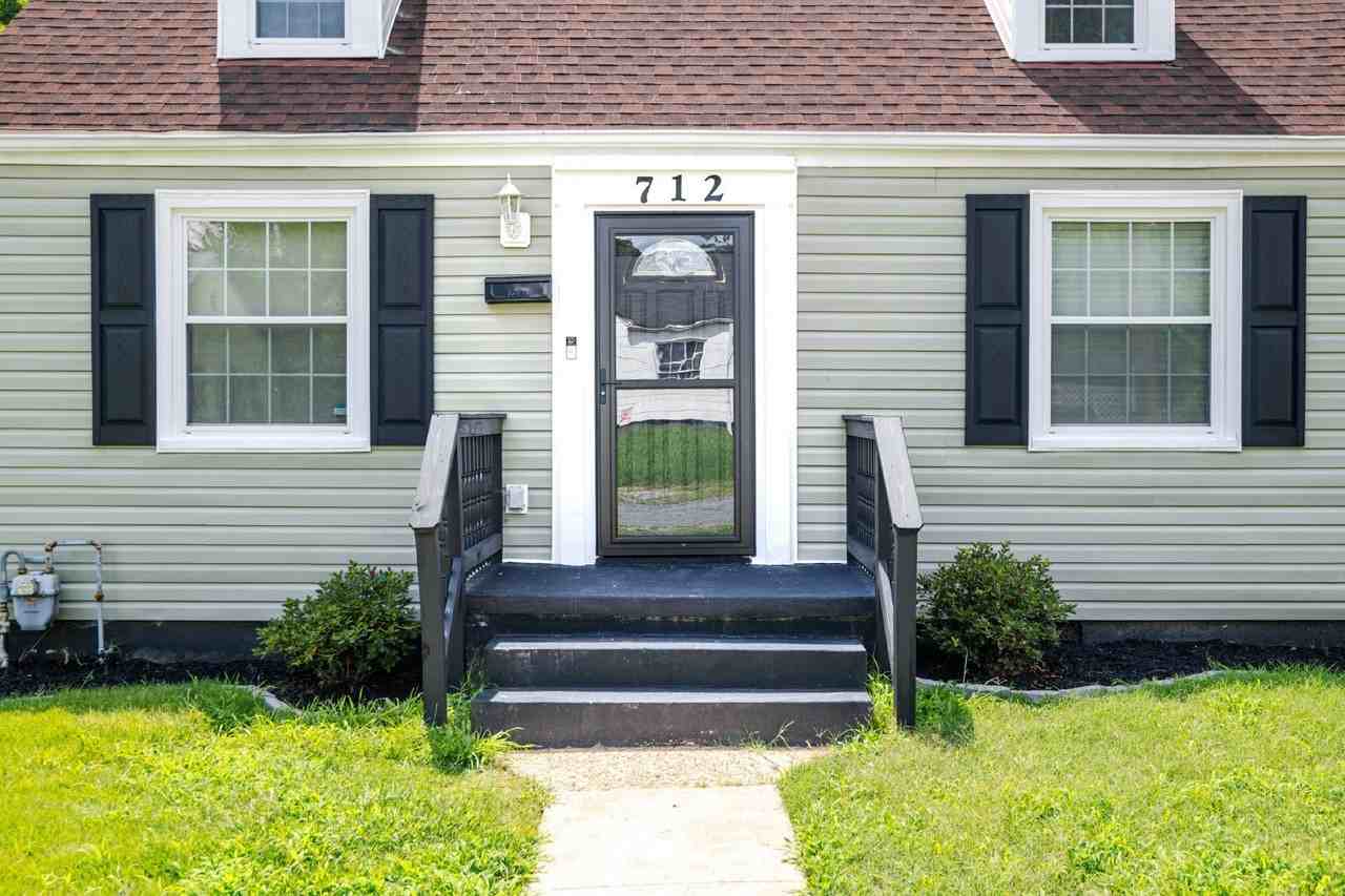 712 Hill Top Dr - Photo 4 of 41