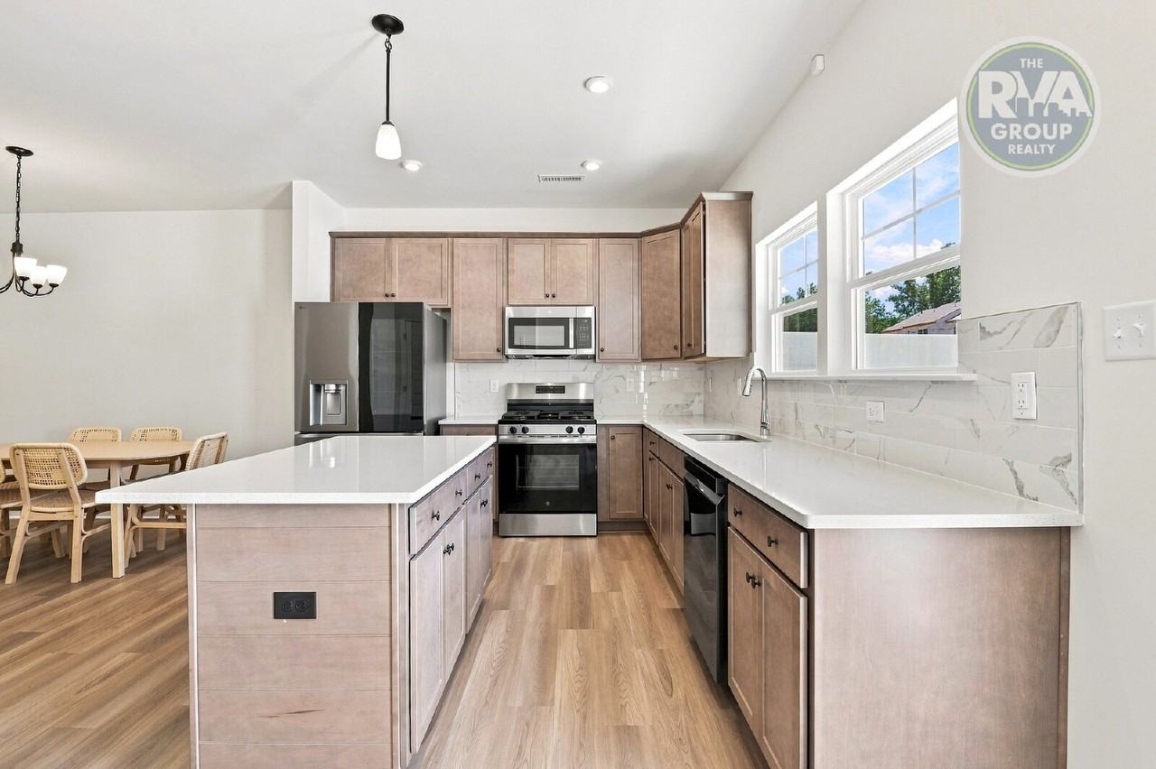 3421 Pond Aly - Photo 6 of 21