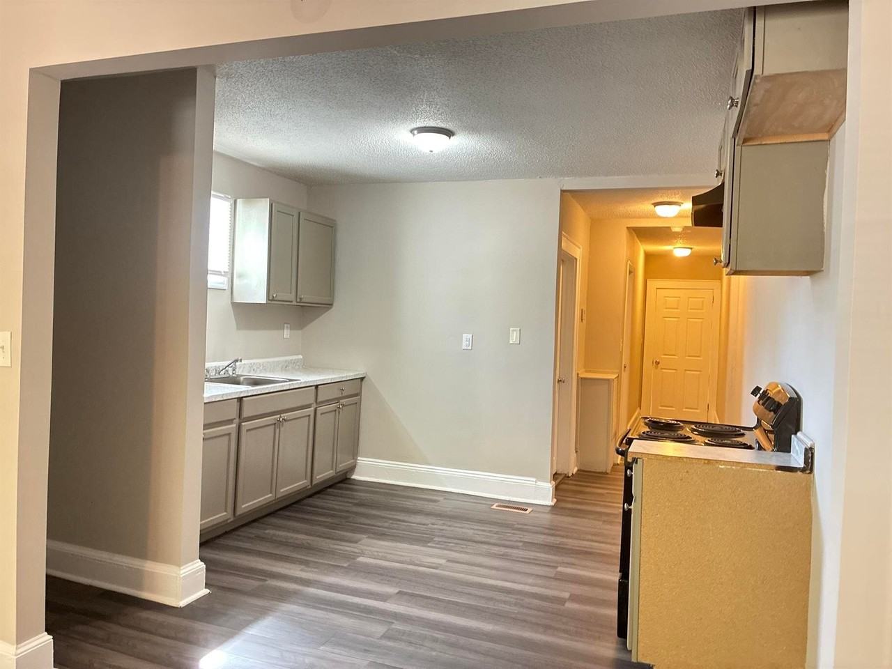 114 Chestnut St #B - Photo 4 of 17