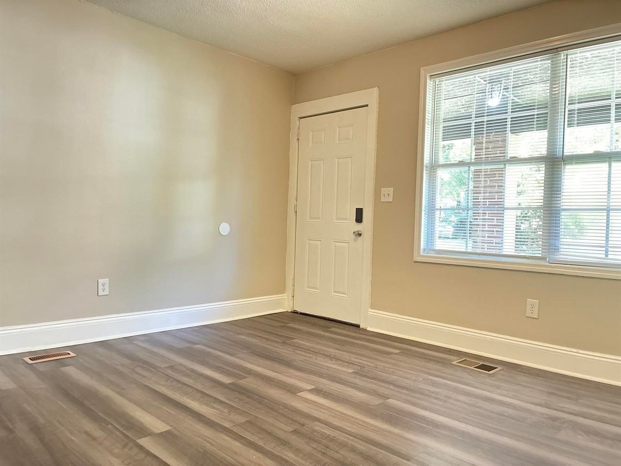 114 Chestnut St #B - Photo 6 of 17