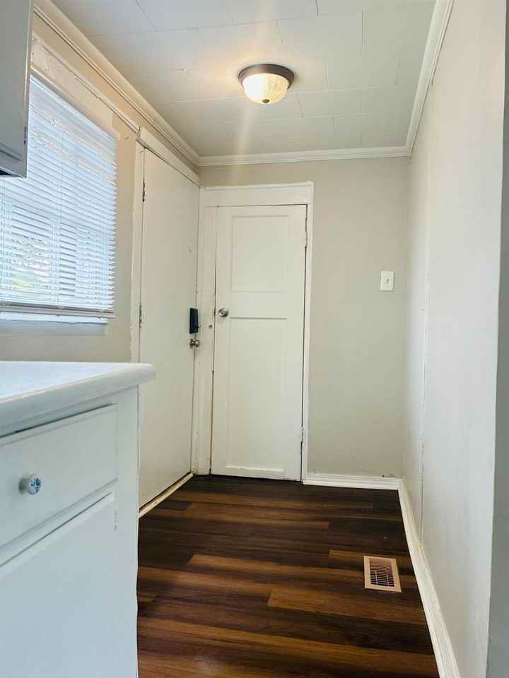 145 Parrish St - Photo 5 of 19