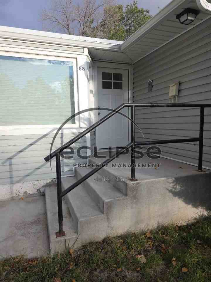 88 El Rio Dr - Photo 3 of 20