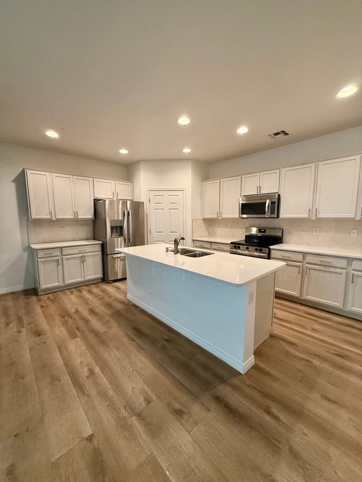 11024 E Midnight Moon Ln - Photo 4 of 42