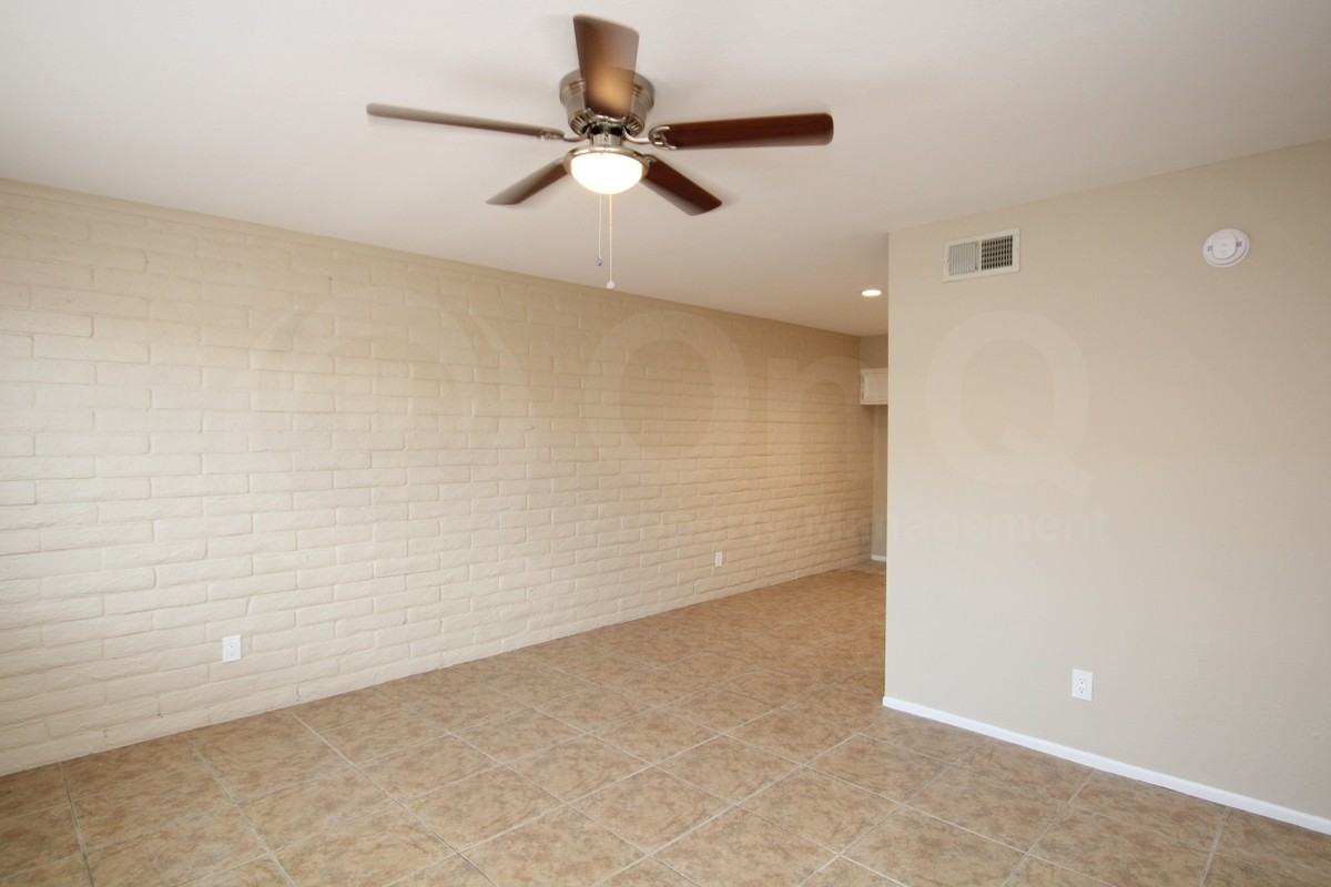 140 E Ingram St #140 - Photo 3 of 10