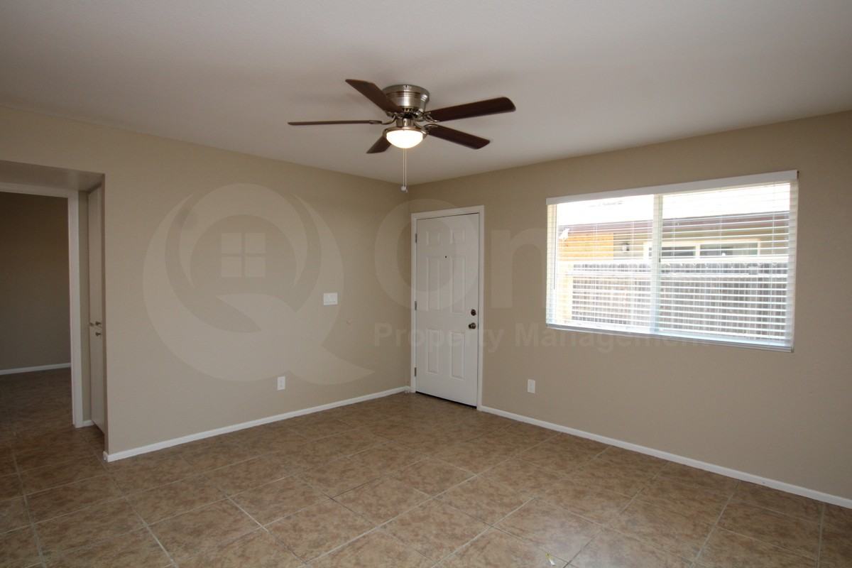 140 E Ingram St #140 - Photo 4 of 10
