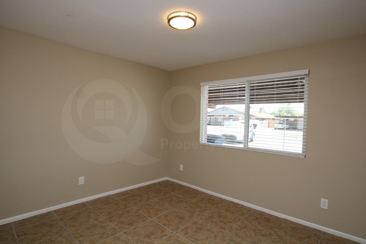 140 E Ingram St #140 - Photo 7 of 10