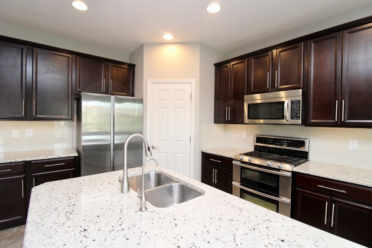 20147 N Laguna Way - Photo 3 of 18