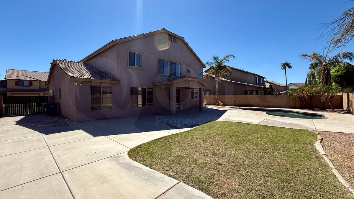 2910 E Lindrick Dr - Photo 3 of 21