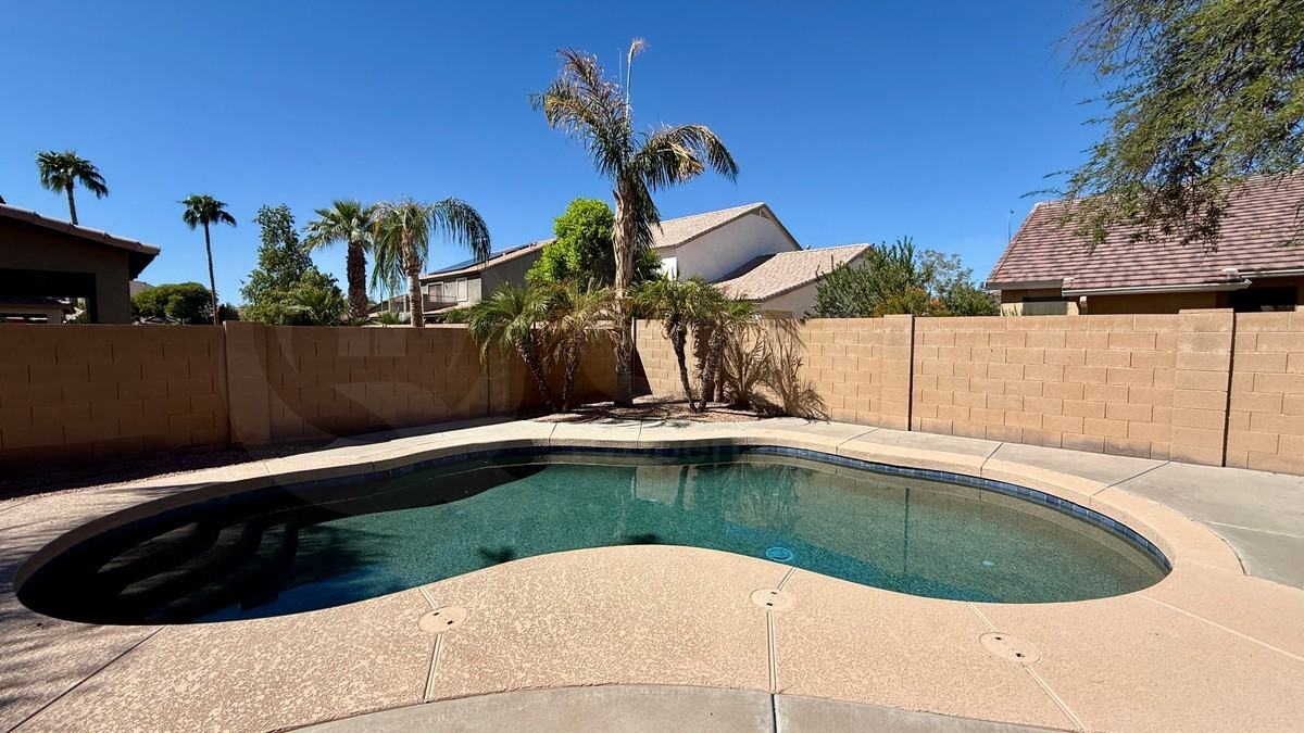 2910 E Lindrick Dr - Photo 5 of 21