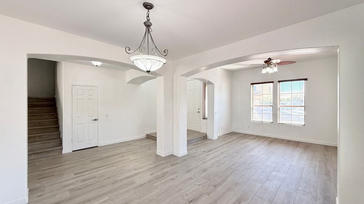 2910 E Lindrick Dr - Photo 6 of 21