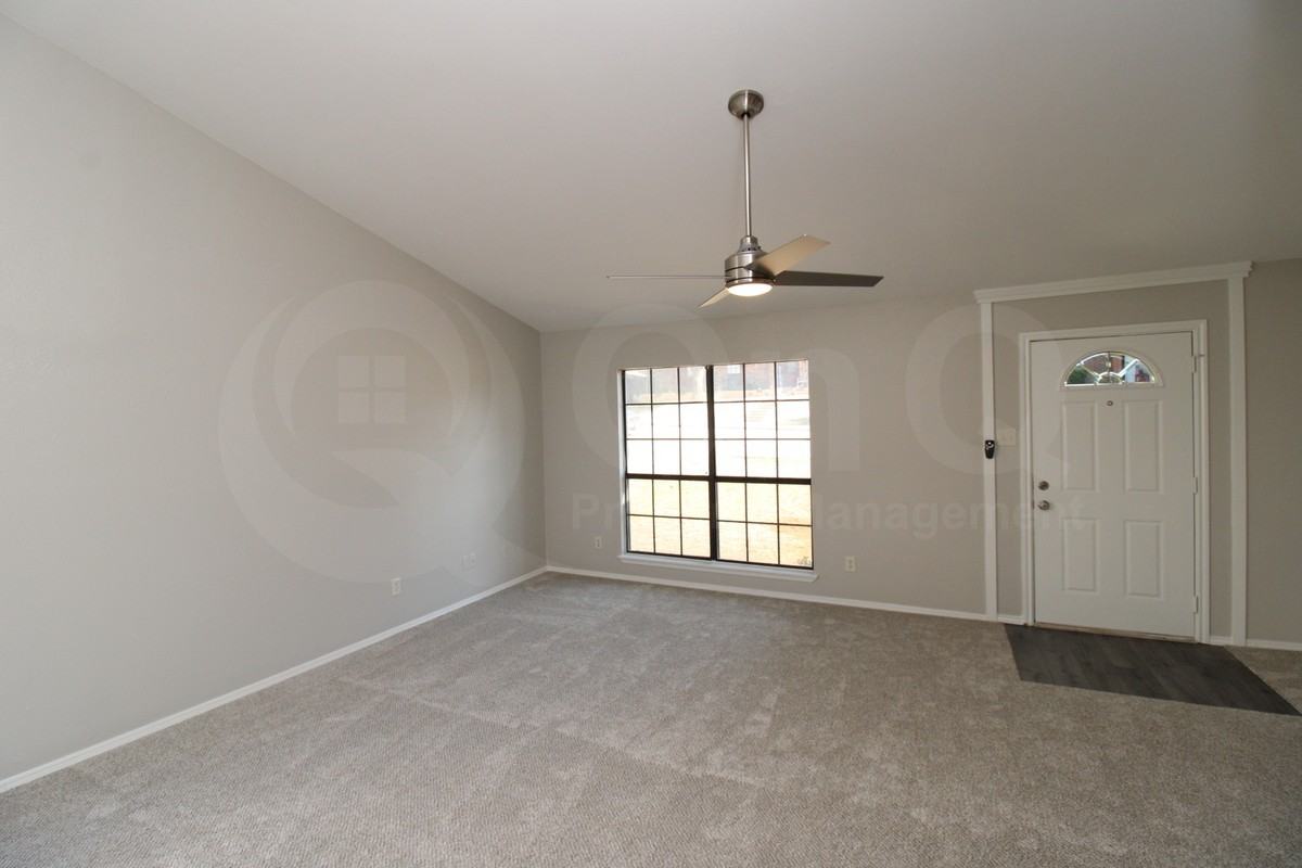 4505 Inman Dr - Photo 5 of 23