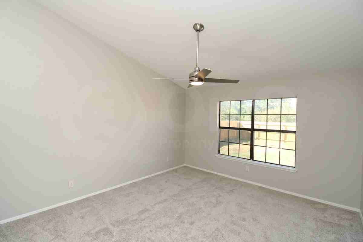 4505 Inman Dr - Photo 6 of 23
