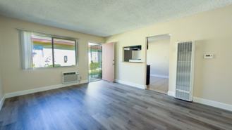 Oaks Ave Apartments (829-831) - Photo 1 of 1
