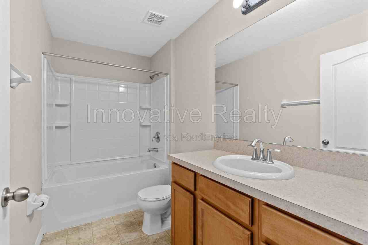 1327 Priory Cir - Photo 5 of 26