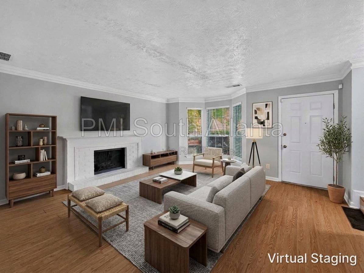 1070 Huntington Trce Se - Photo 3 of 26