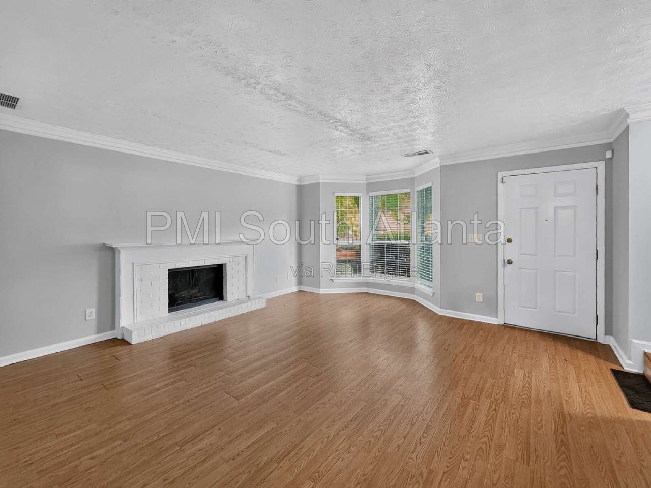 1070 Huntington Trce Se - Photo 4 of 26