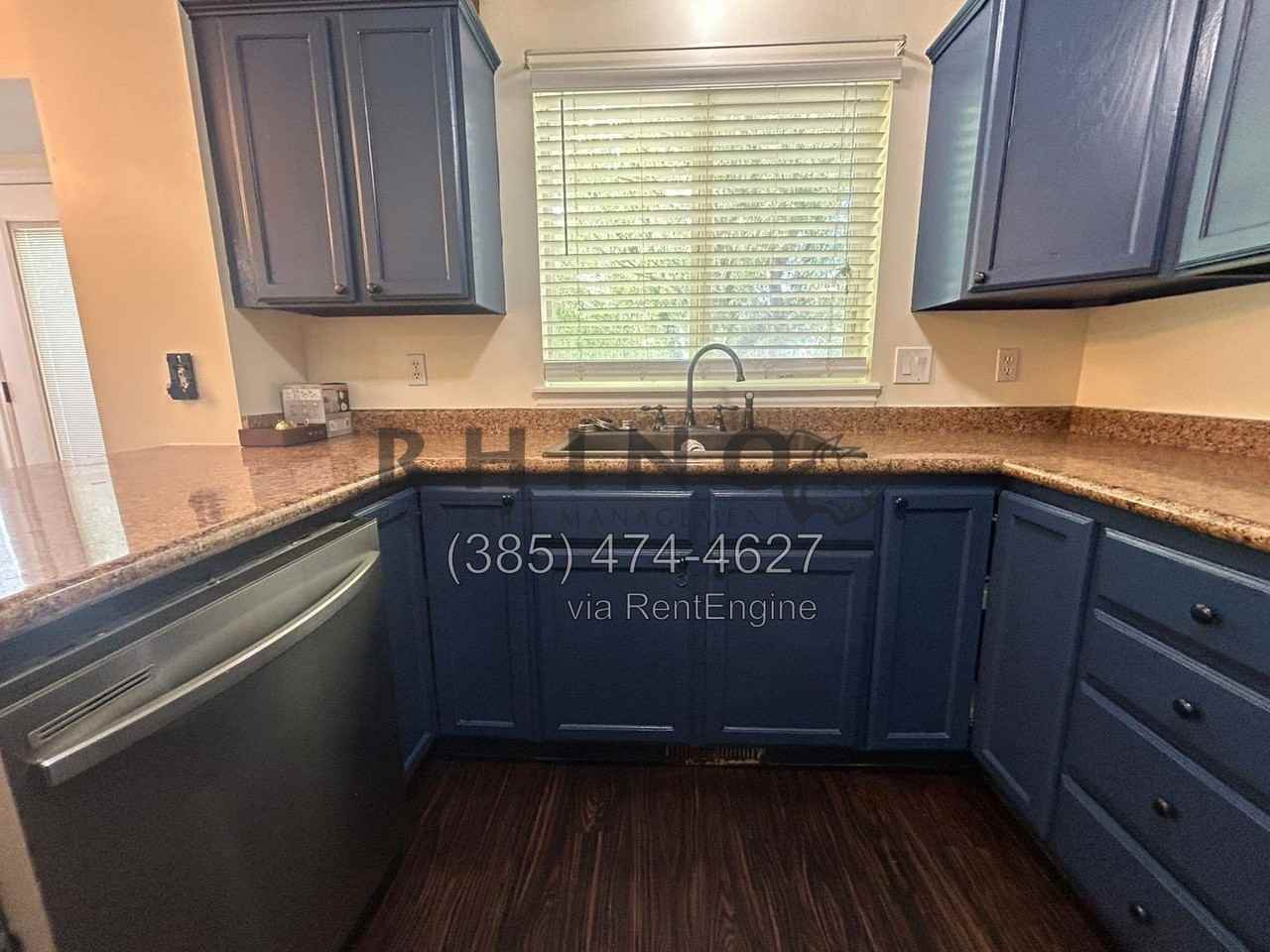 749 Country Club Dr - Photo 3 of 42