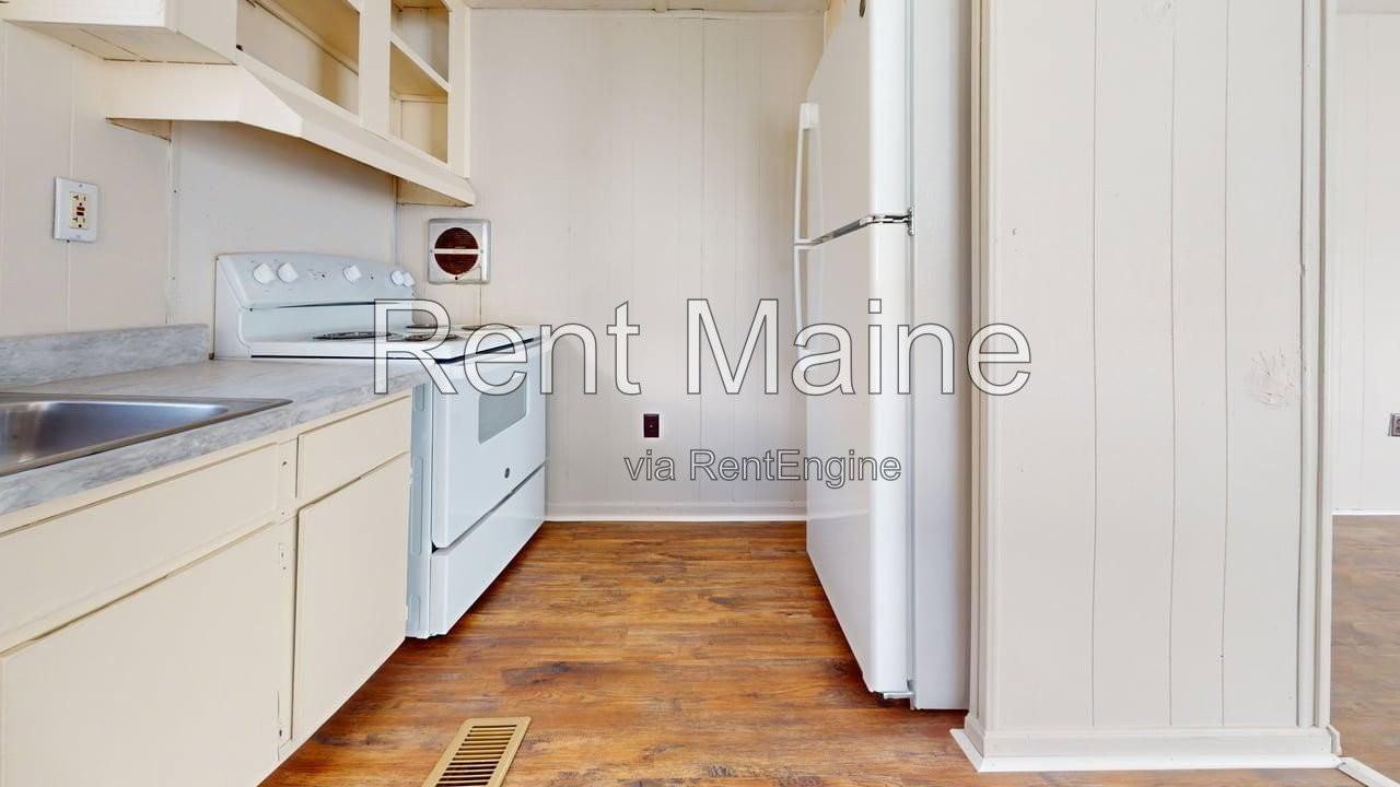 715 College Ave #21