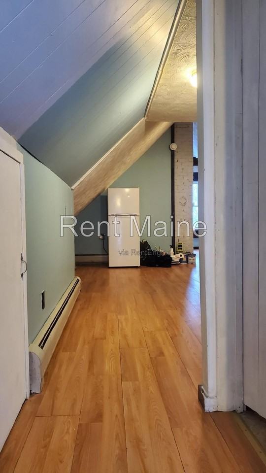 90 Clinton Ave #3 - Photo 2 of 11