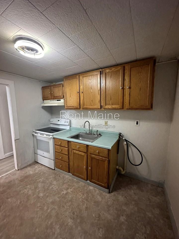 171 Riverside Dr #4 - Photo 2 of 7