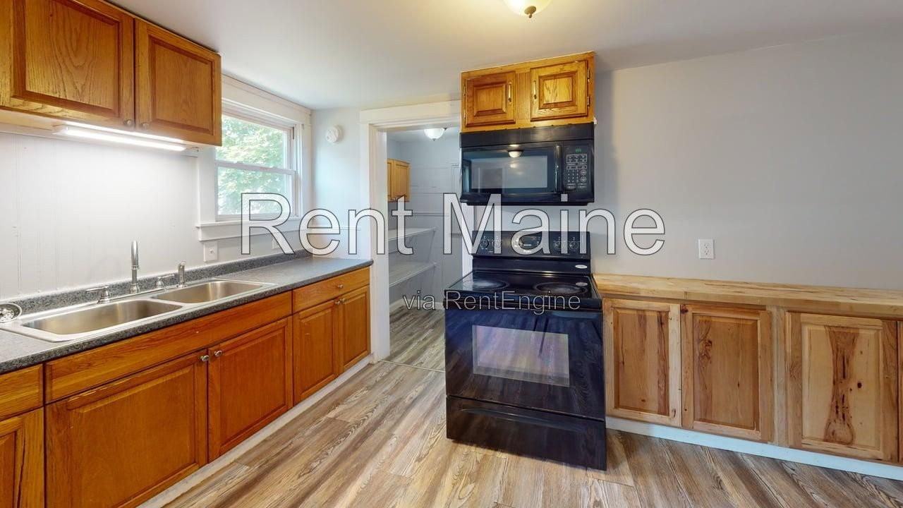 97 Grove St #2 - Photo 3 of 13