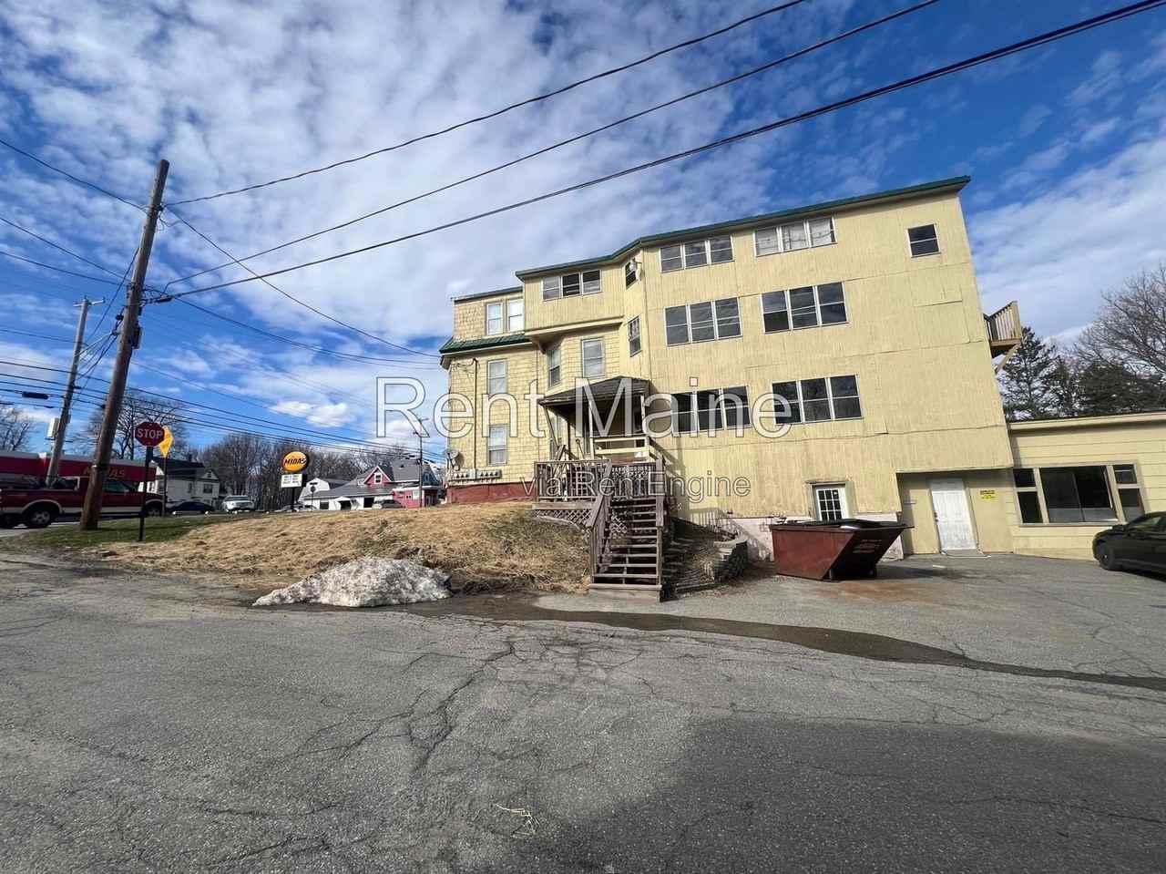 131 College Ave #4