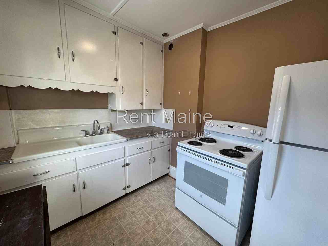 28 Pleasant St #2F - Photo 2 of 8