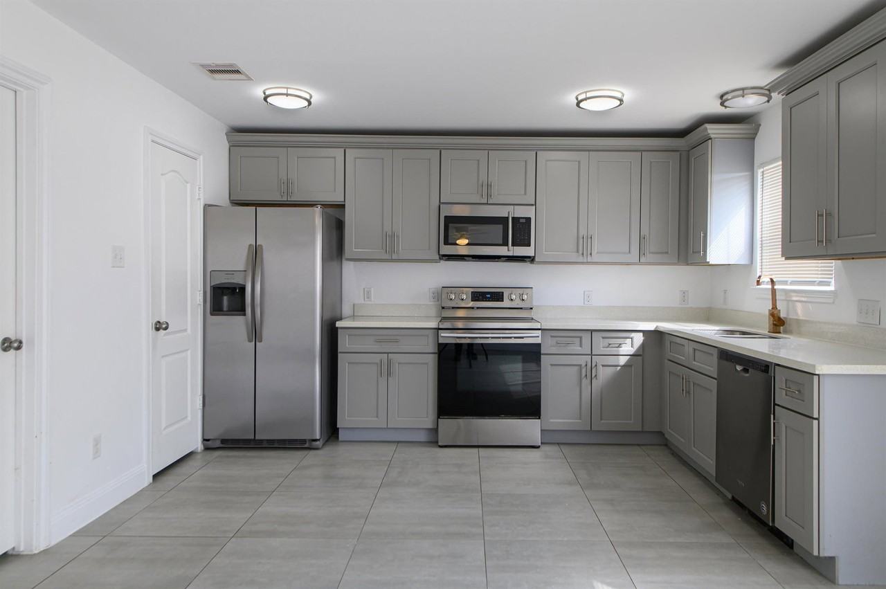 3429 Township Grove Ln - Photo 4 of 16