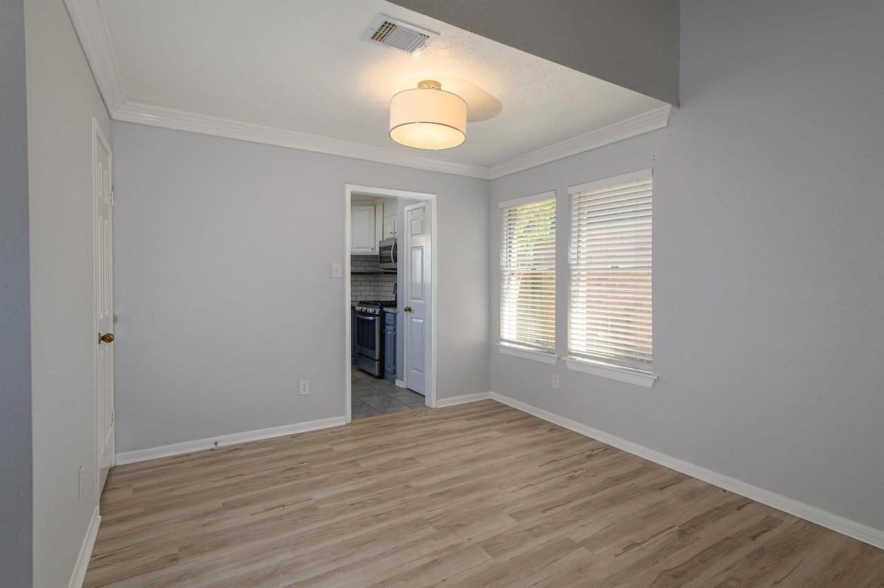 14831 Saint Cloud Dr - Photo 4 of 18