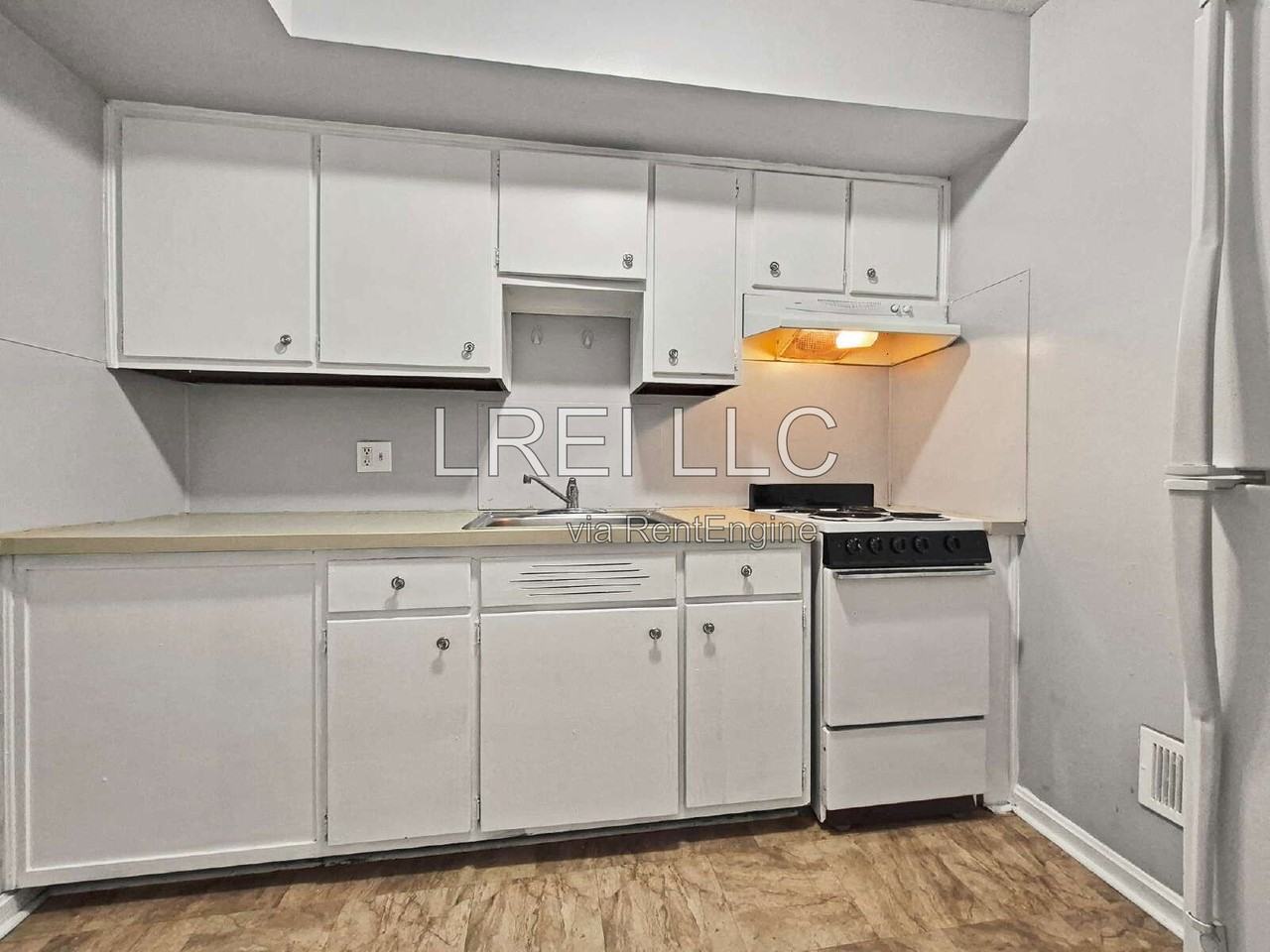 3316 Noe Way #2 - Photo 3 of 11