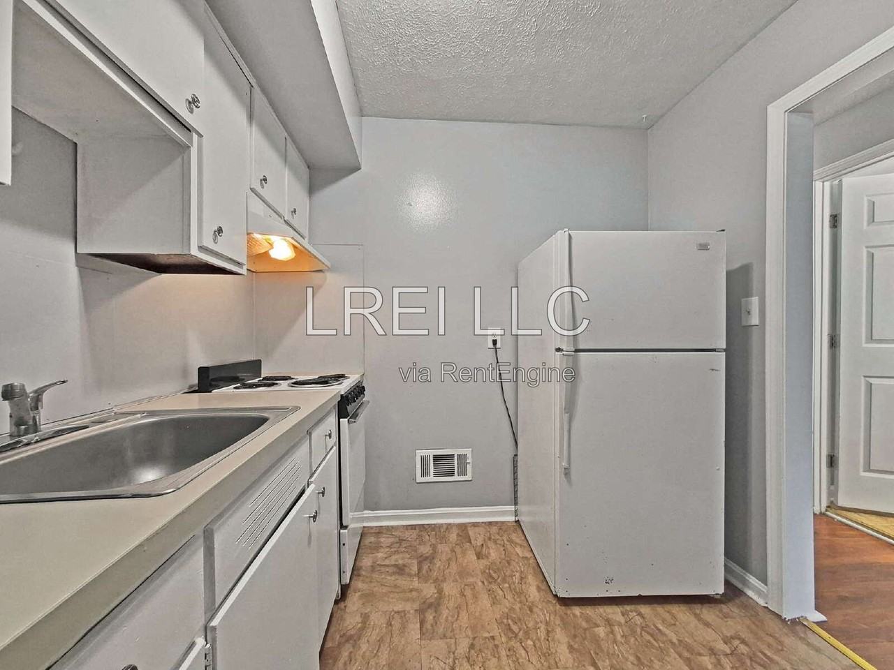 3316 Noe Way #2 - Photo 4 of 11