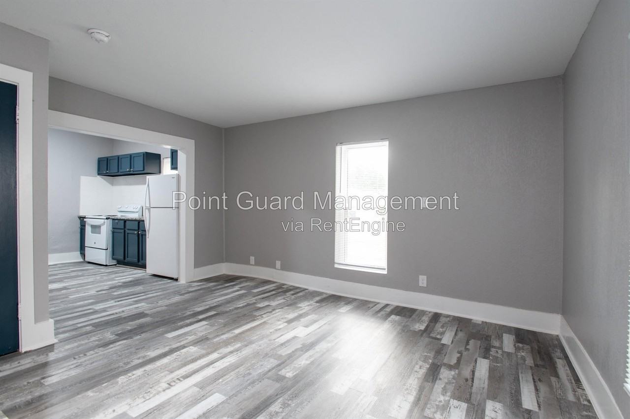627 S Hydraulic St #1 - Photo 2 of 19