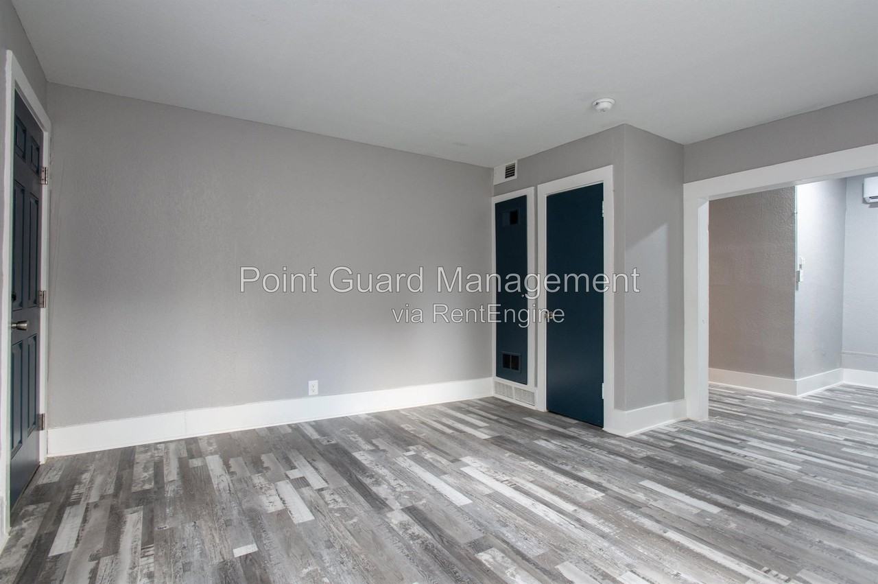 627 S Hydraulic St #1 - Photo 3 of 19
