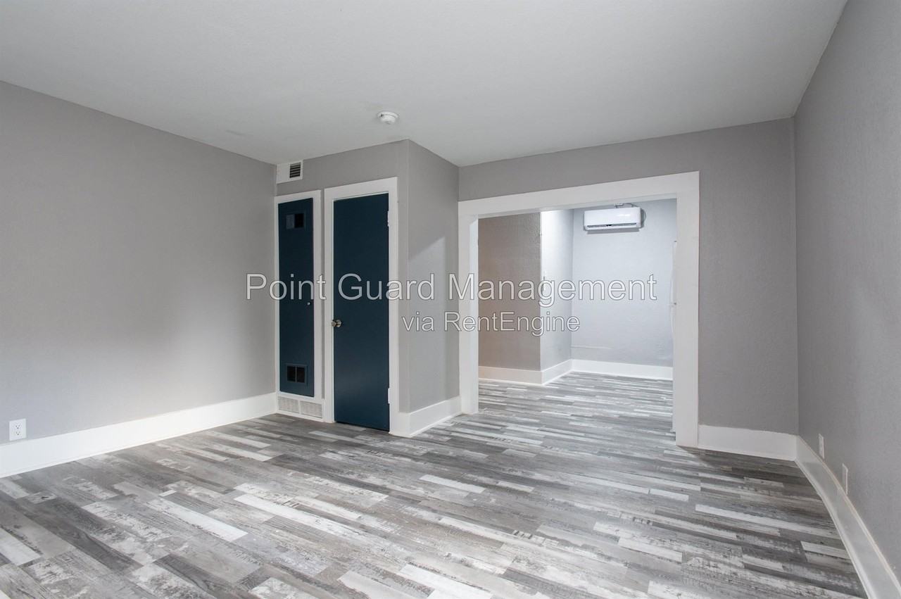 627 S Hydraulic St #1 - Photo 4 of 19