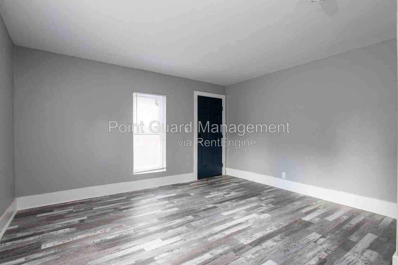 627 S Hydraulic St #1 - Photo 5 of 19