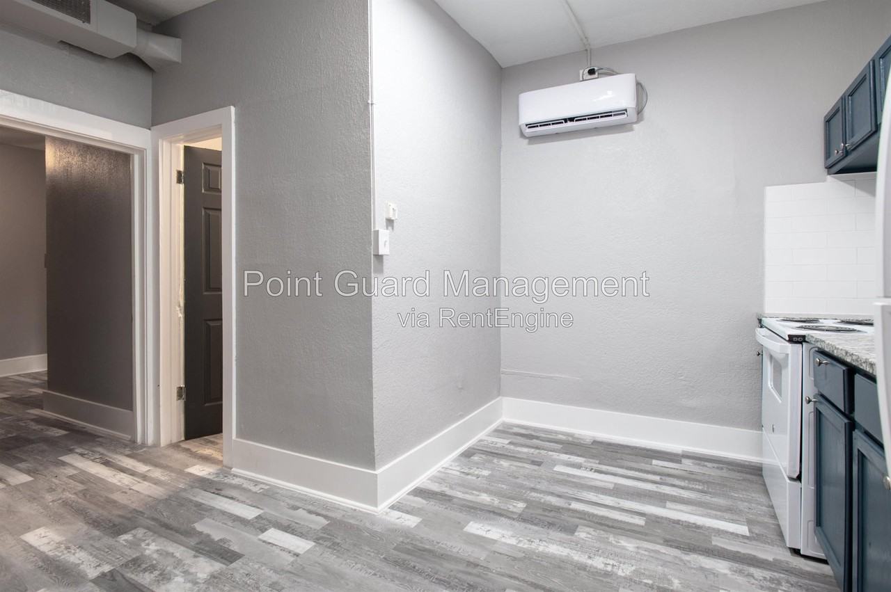 627 S Hydraulic St #1 - Photo 6 of 19
