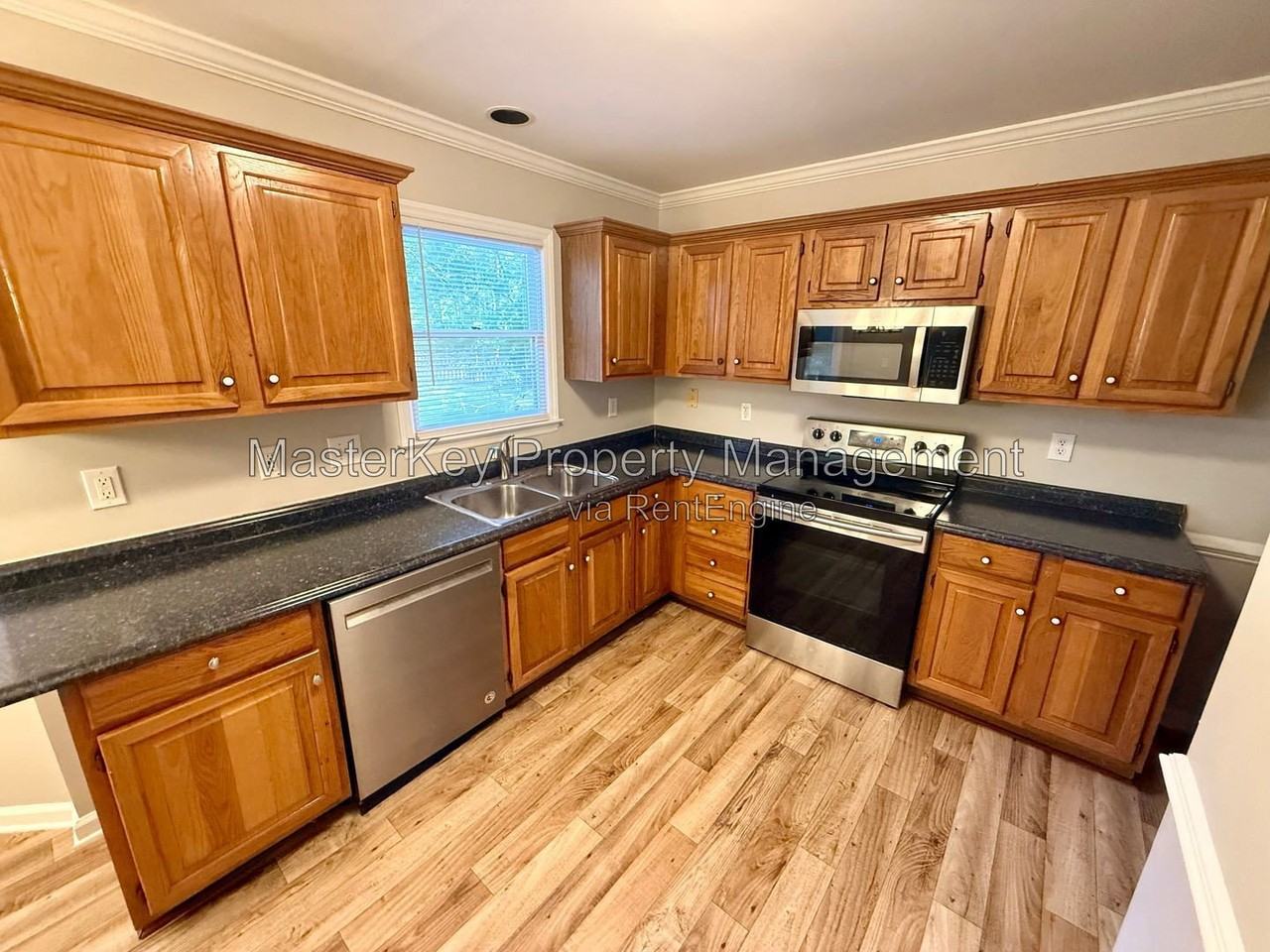 200 Carrousel Ln - Photo 4 of 19