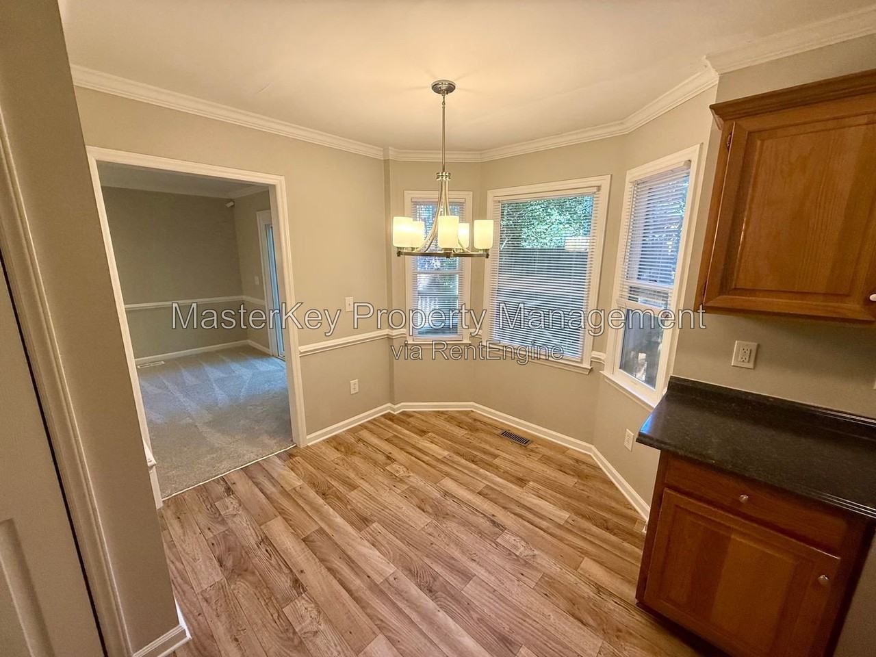 200 Carrousel Ln - Photo 5 of 19