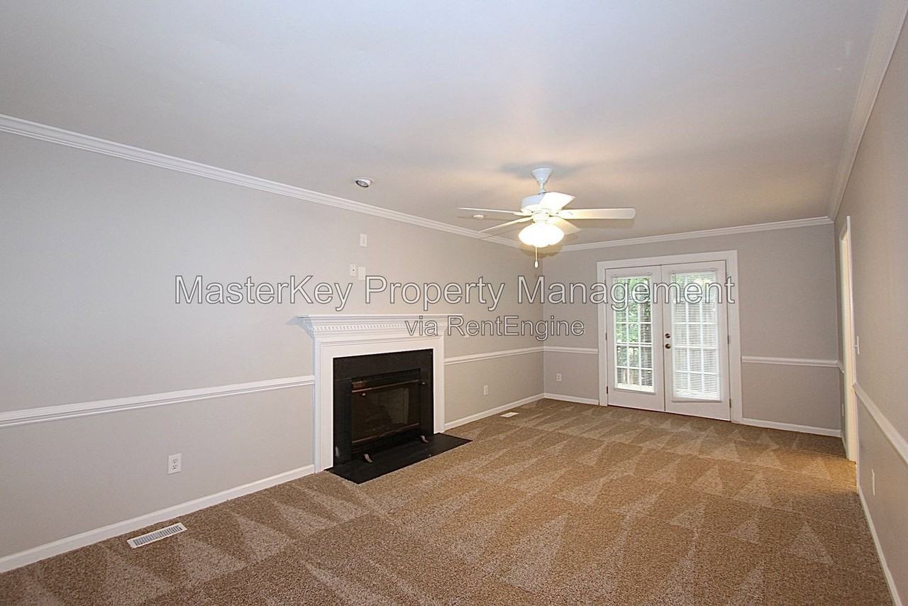 200 Carrousel Ln - Photo 6 of 19