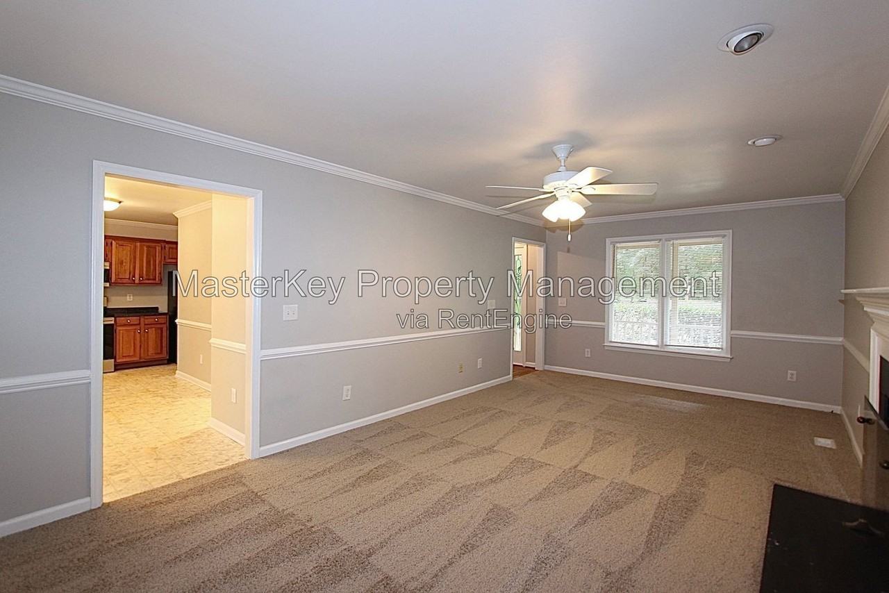 200 Carrousel Ln - Photo 7 of 19