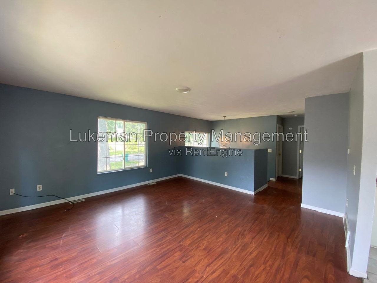 1113 Kimbark Ave - Photo 5 of 22