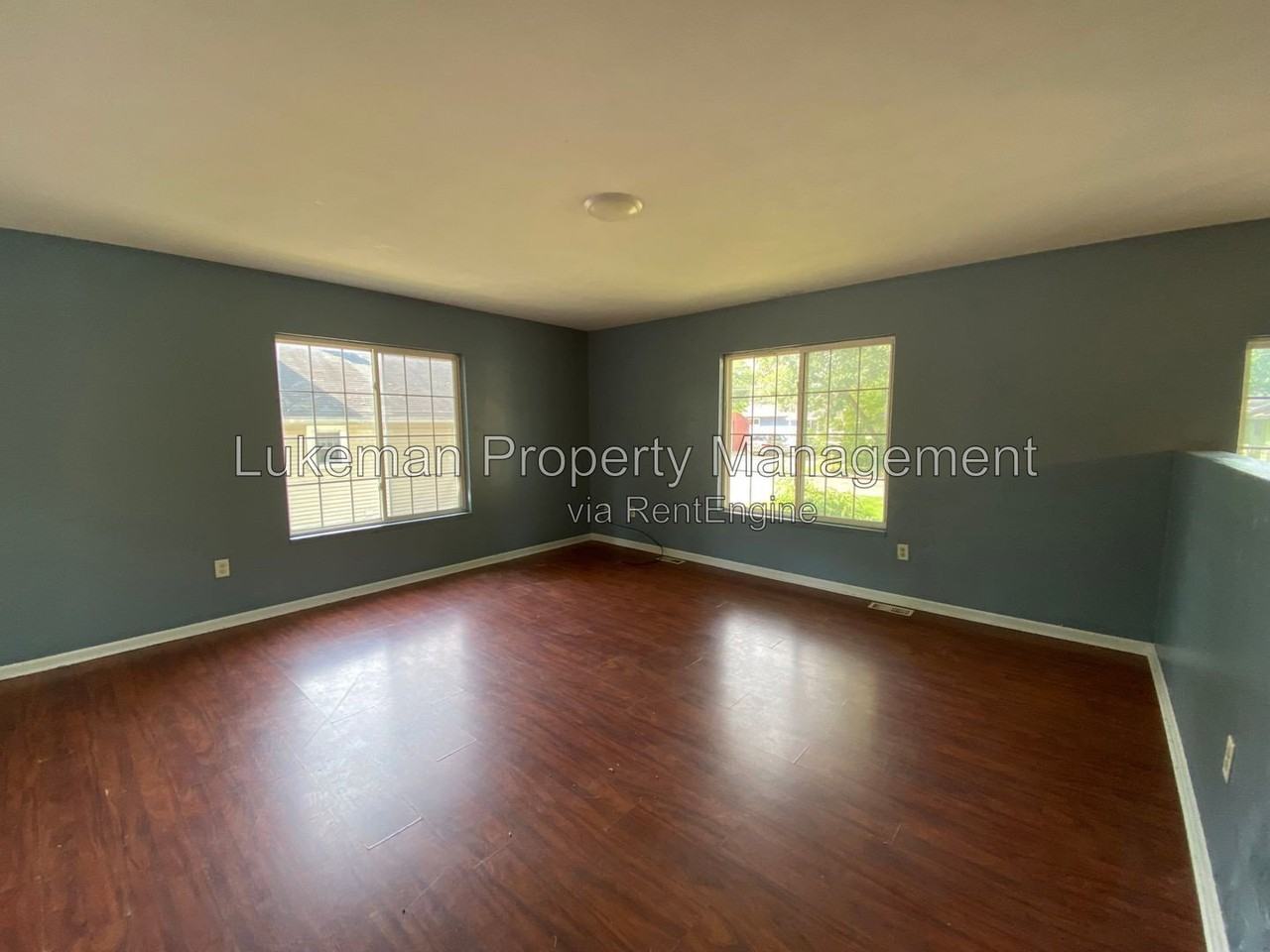 1113 Kimbark Ave - Photo 6 of 22