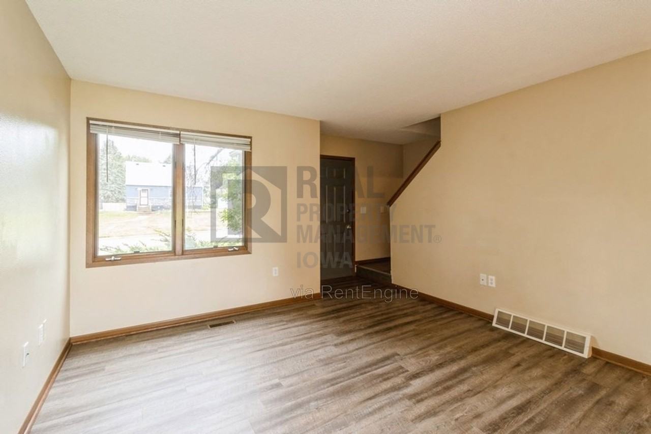 509 1st St E #509-1st - Photo 3 of 22