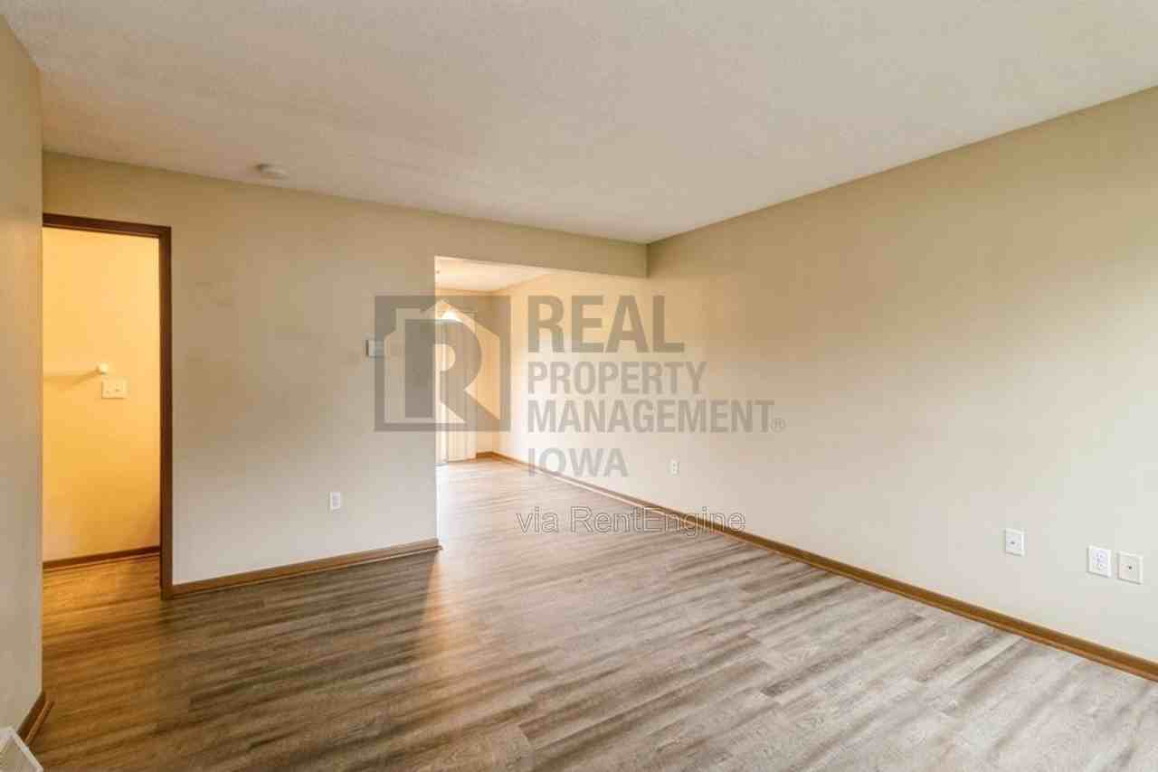 509 1st St E #509-1st - Photo 4 of 22