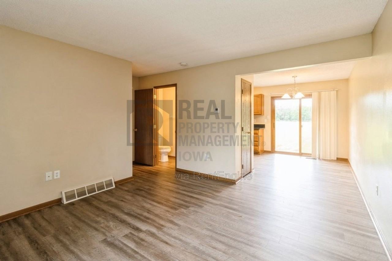 509 1st St E #509-1st - Photo 5 of 22