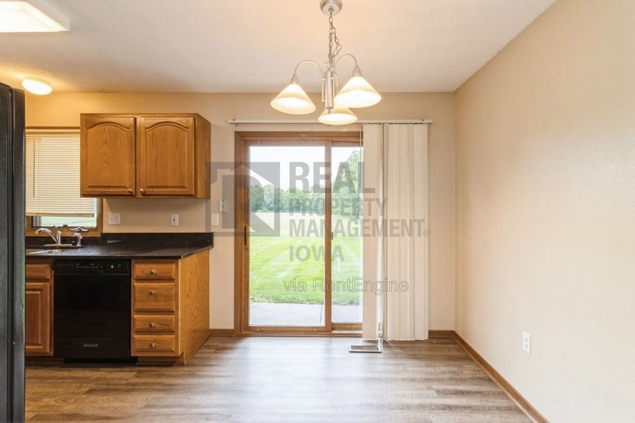 509 1st St E #509-1st - Photo 6 of 22
