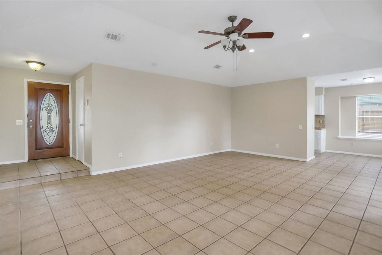 22007 Birch Valley Dr - Photo 3 of 22