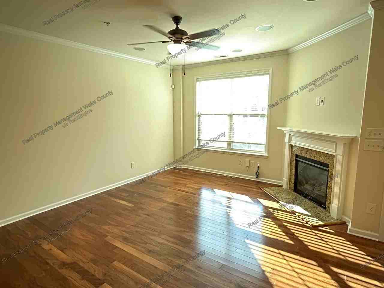 9313 Falkwood Rd - Photo 4 of 35