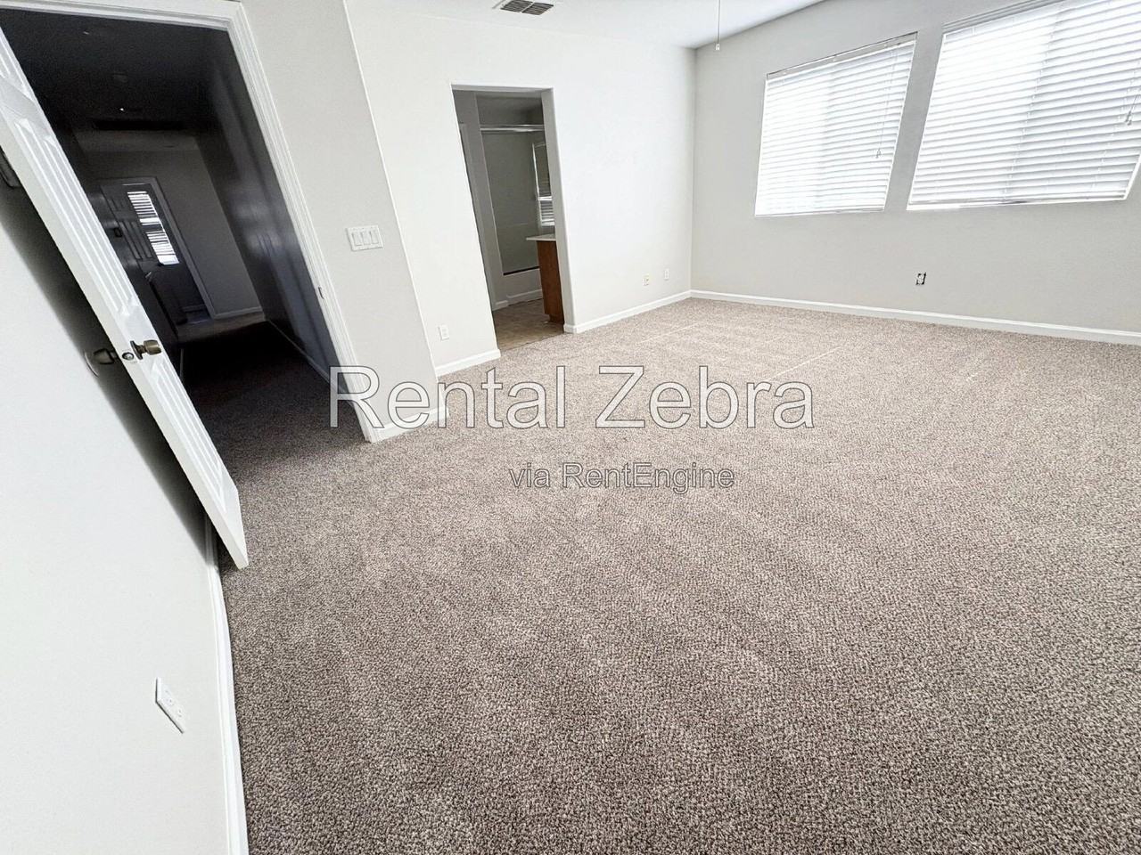 1362 Riverside Ct - Photo 3 of 11