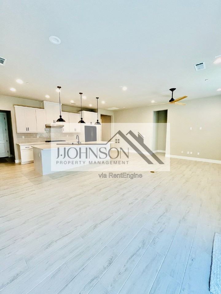428 Yamuna St - Photo 5 of 14